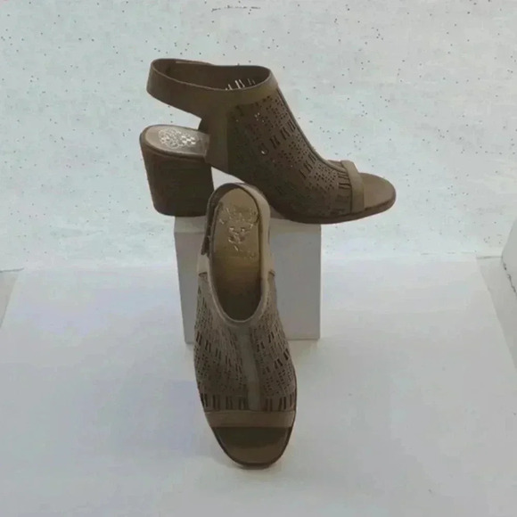 Vince camuto heeled open toe ankle strap sandals - Picture 2 of 9